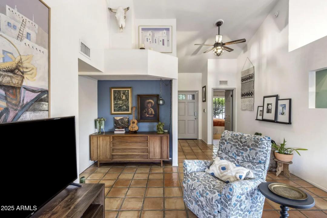 Real Estate Picture 18