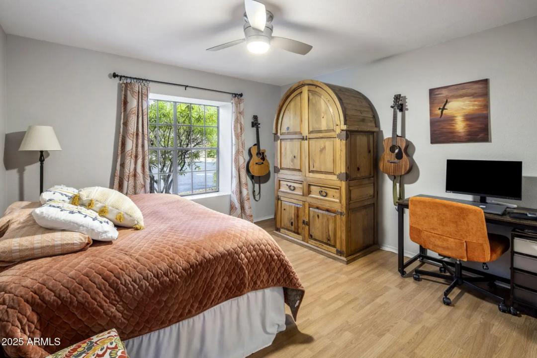 Real Estate Picture 23