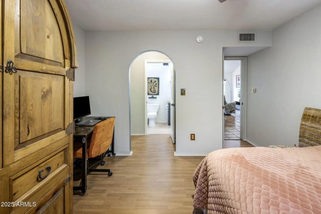 Real Estate Picture 24