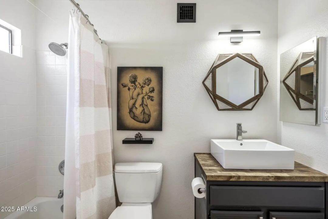 Real Estate Picture 26