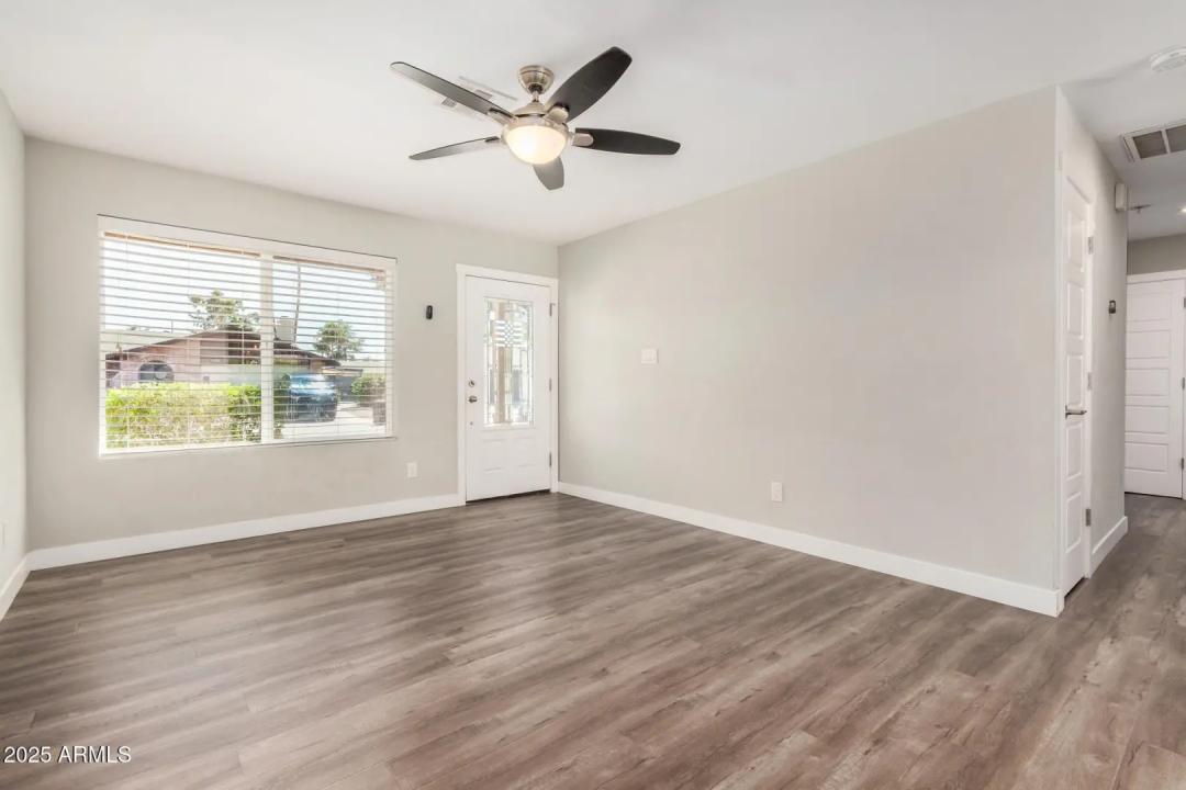 Real Estate Picture 7