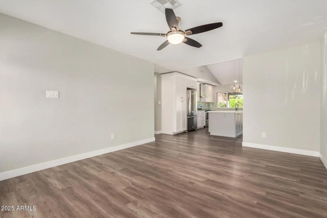 Real Estate Picture 11