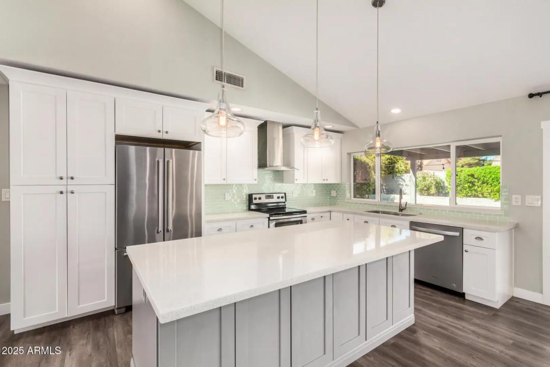Real Estate Picture 14