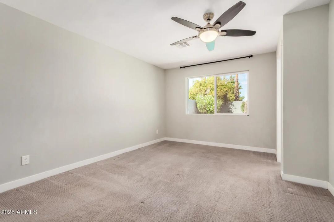Real Estate Picture 17