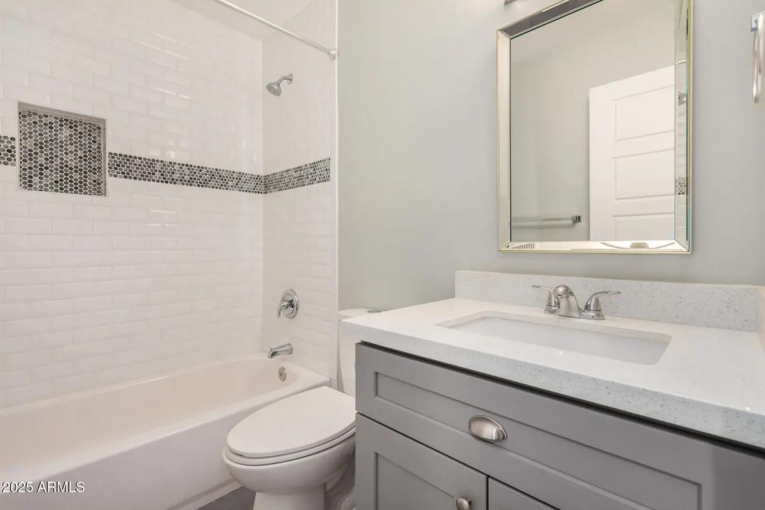 Real Estate Picture 27