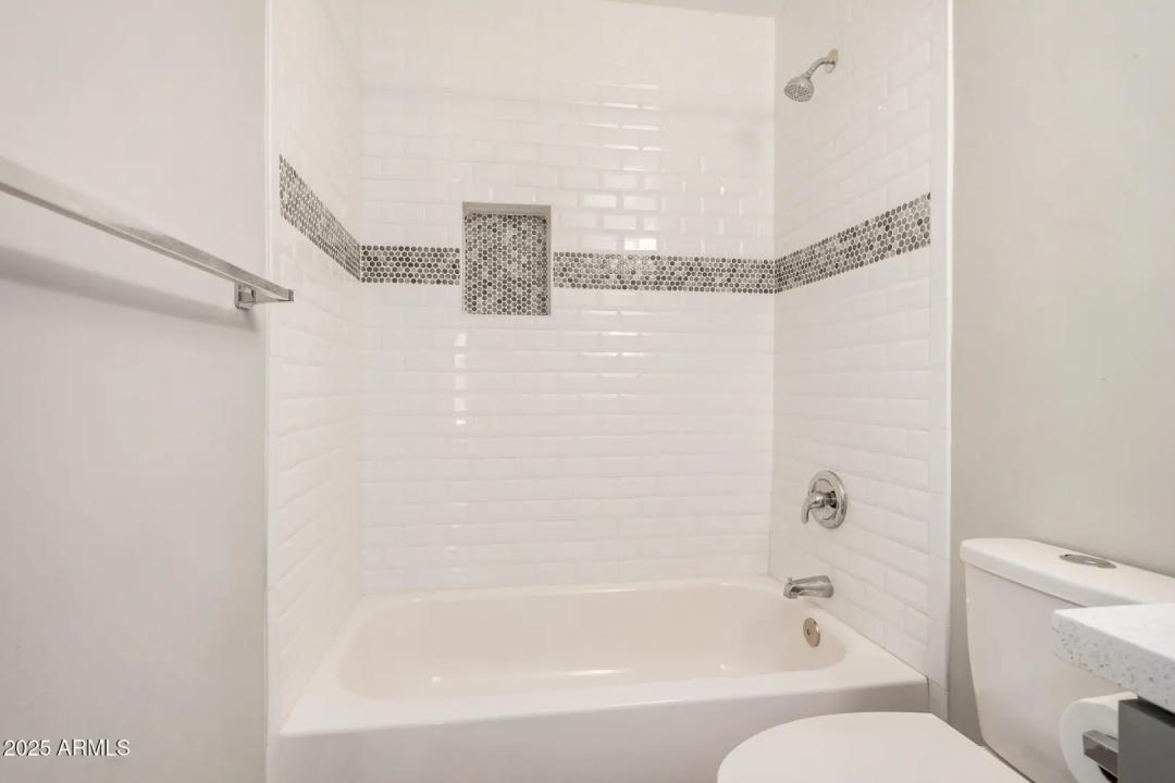 Real Estate Picture 28
