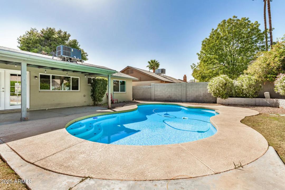 Real Estate Picture 32
