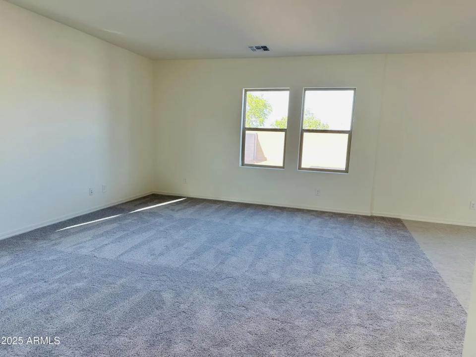 Real Estate Picture 8