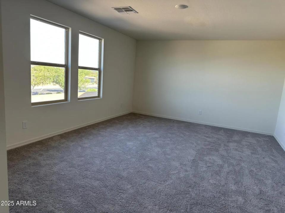 Real Estate Picture 3