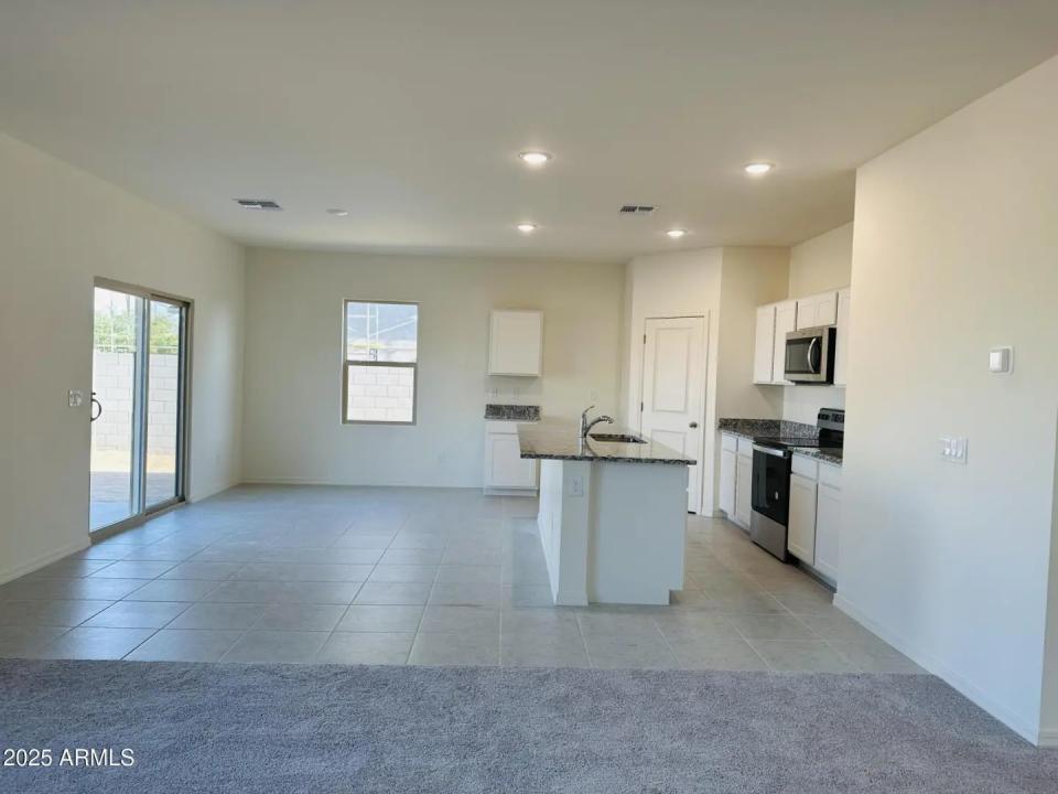 Real Estate Picture 6