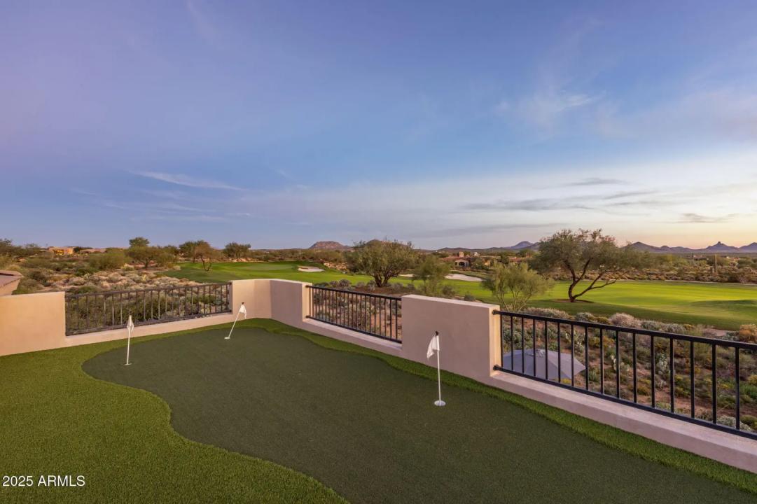 Real Estate Picture 9