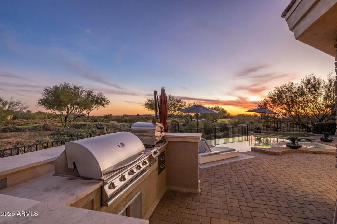 Real Estate Picture 10