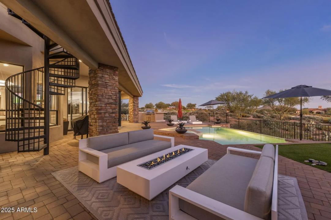 Real Estate Picture 13