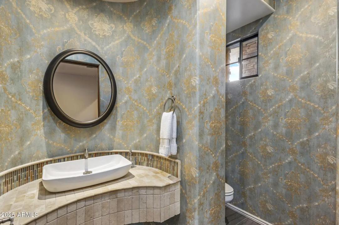 Real Estate Picture 25