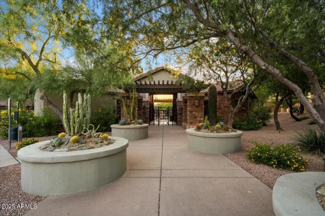 Real Estate Picture 49