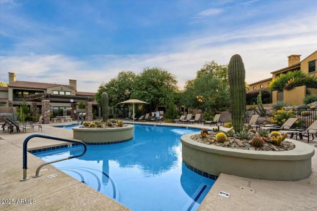 Real Estate Picture 50