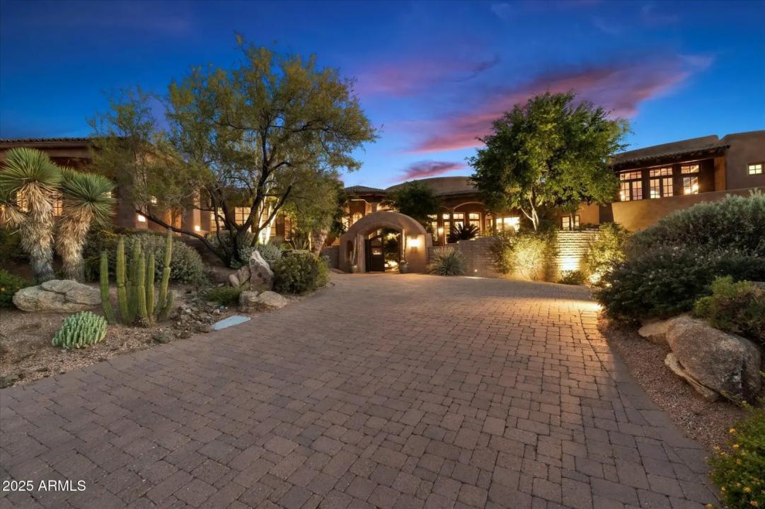 Real Estate Picture 8