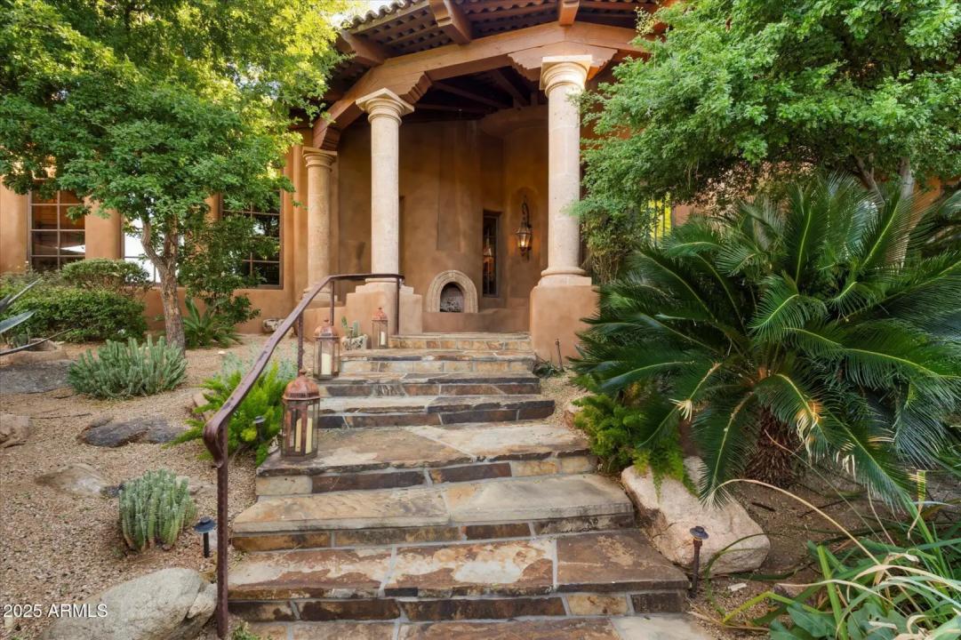 Real Estate Picture 12