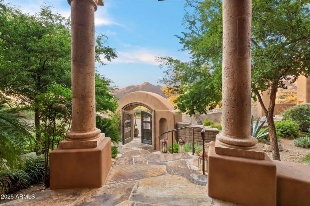 Real Estate Picture 13