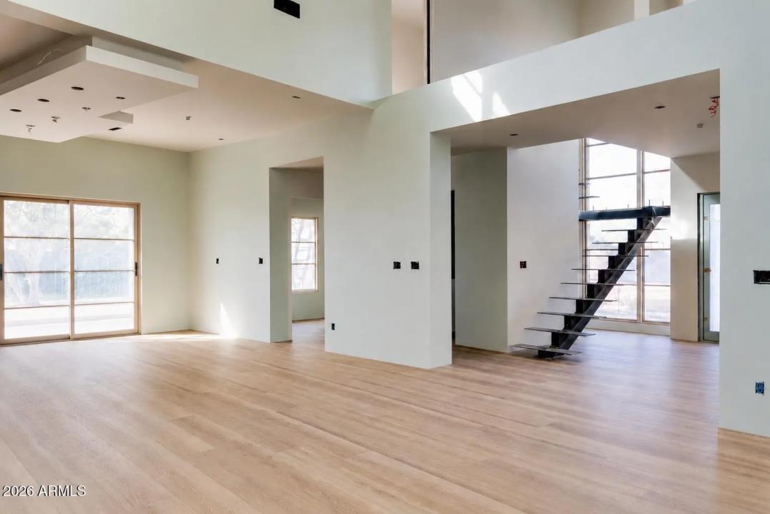 Real Estate Picture 5