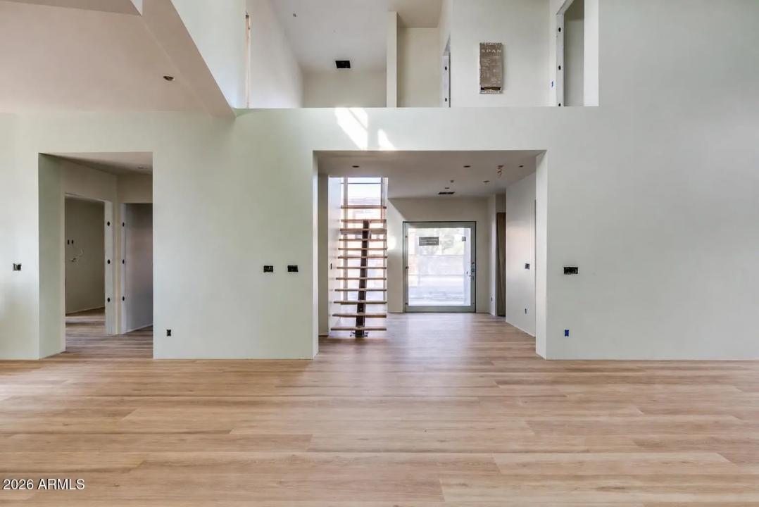 Real Estate Picture 7