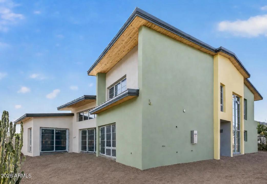 Real Estate Picture 13