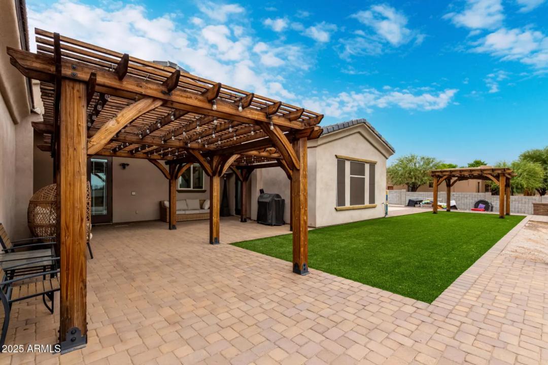 Real Estate Picture 26