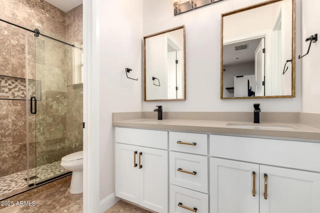 Real Estate Picture 18