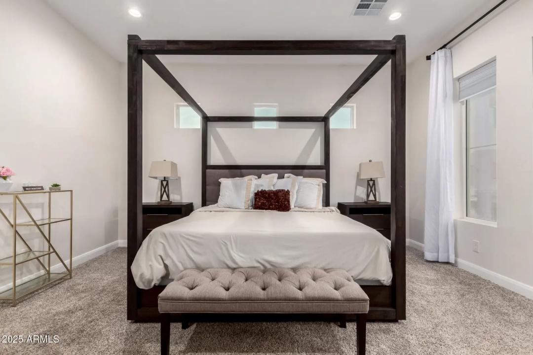 Real Estate Picture 10