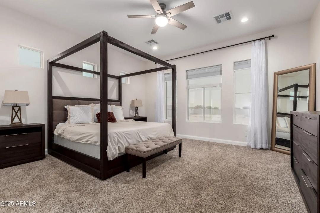 Real Estate Picture 11