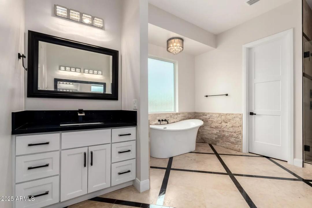 Real Estate Picture 13