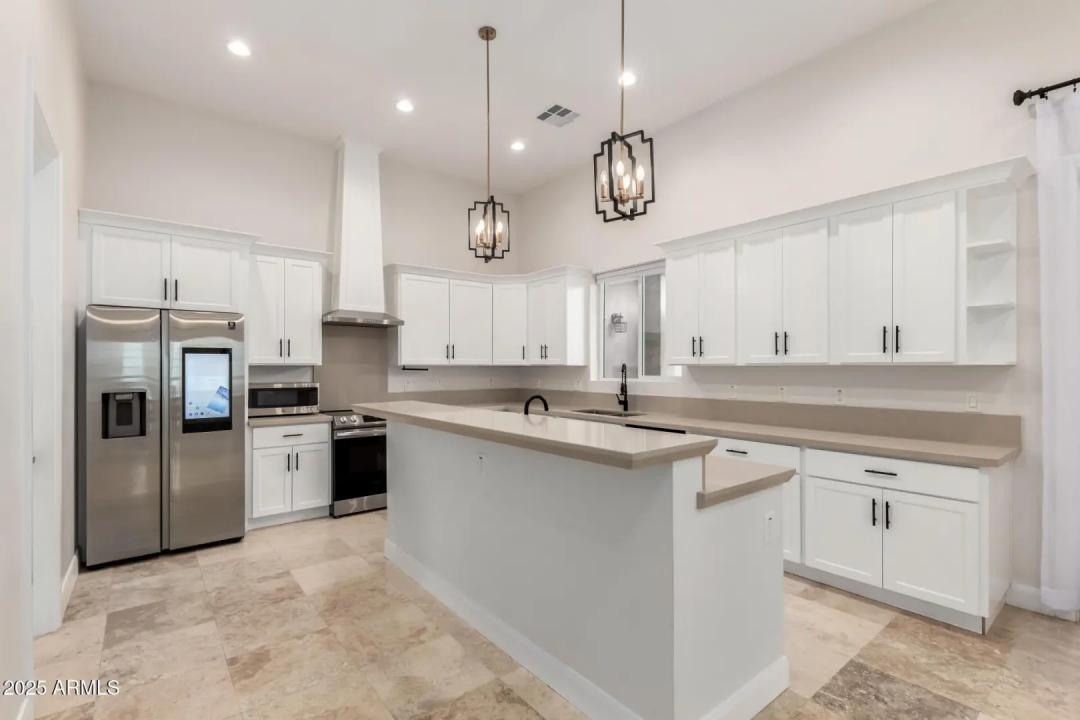 Real Estate Picture 7