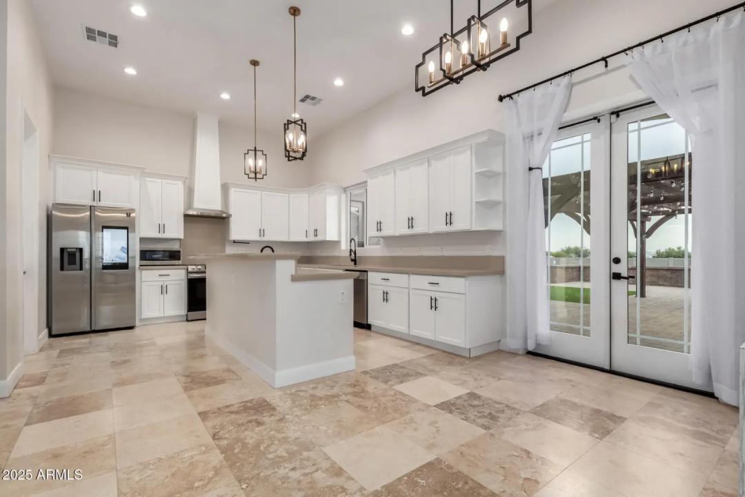Real Estate Picture 8