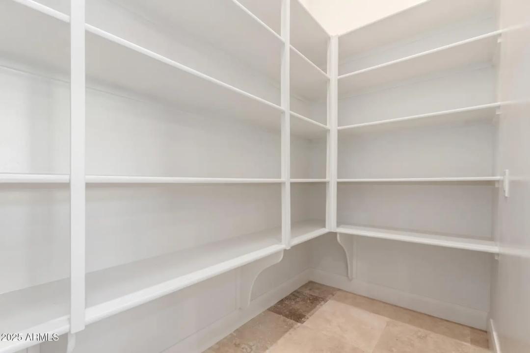 Real Estate Picture 9