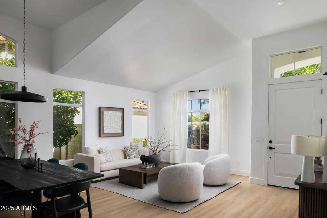 Real Estate Picture 3