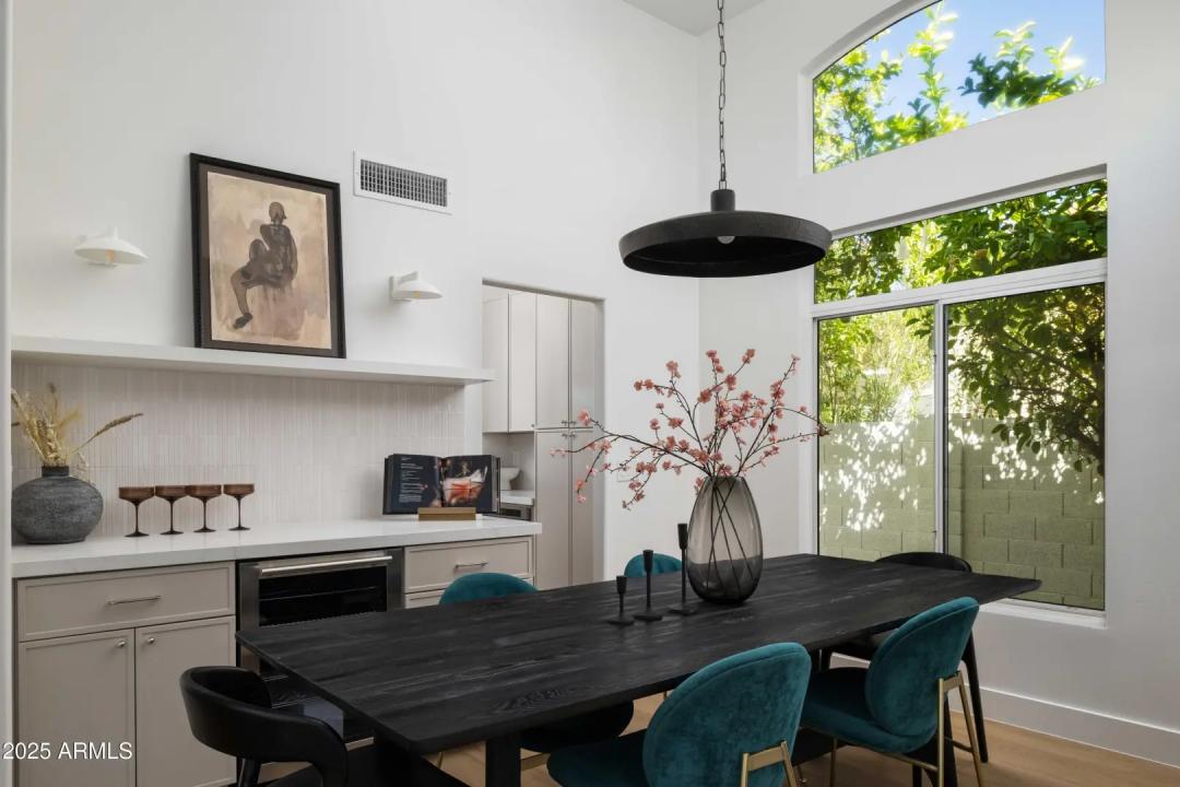Real Estate Picture 11
