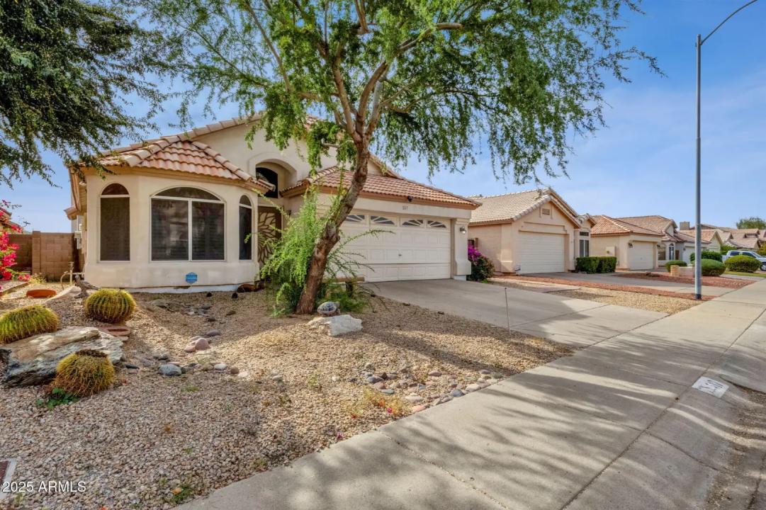 517 W AIRE LIBRE Avenue Phoenix AZ 85023