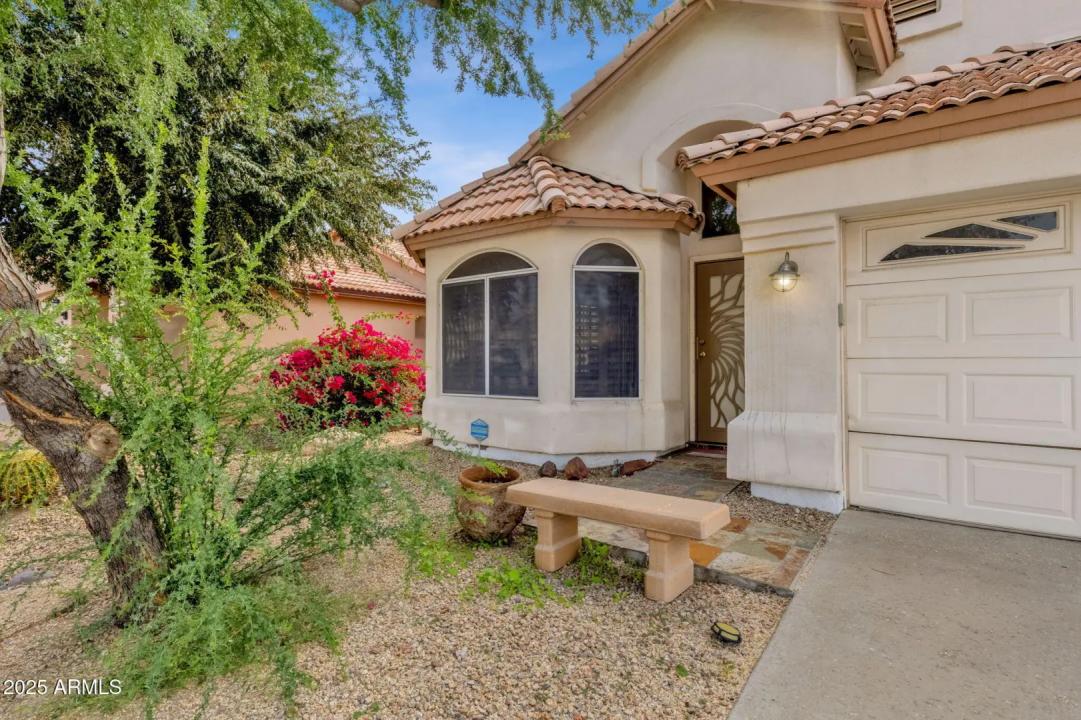 Real Estate Picture 4