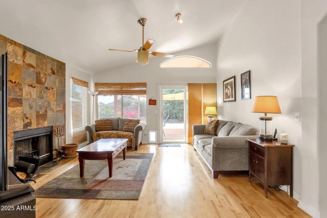 Real Estate Picture 16