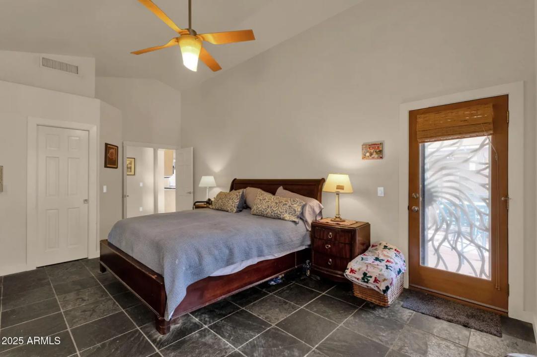 Real Estate Picture 22