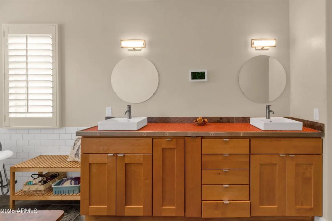 Real Estate Picture 24