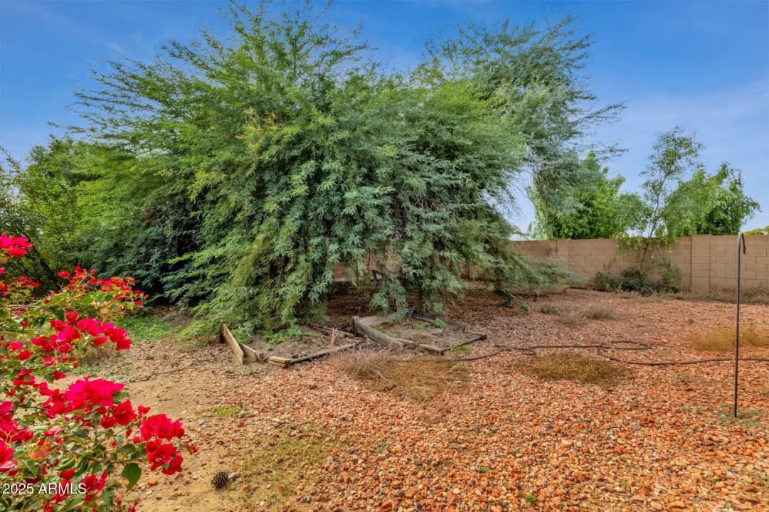 Real Estate Picture 32