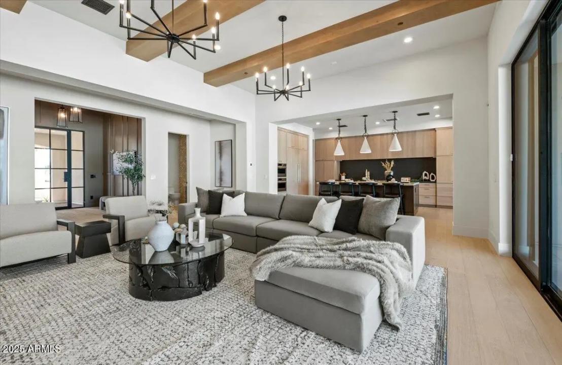 Real Estate Picture 4