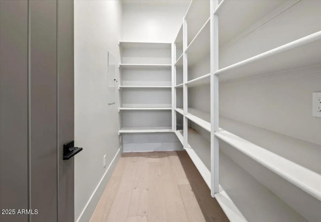 Real Estate Picture 12