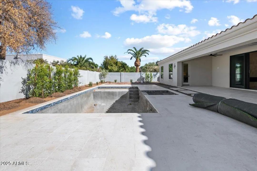 Real Estate Picture 30