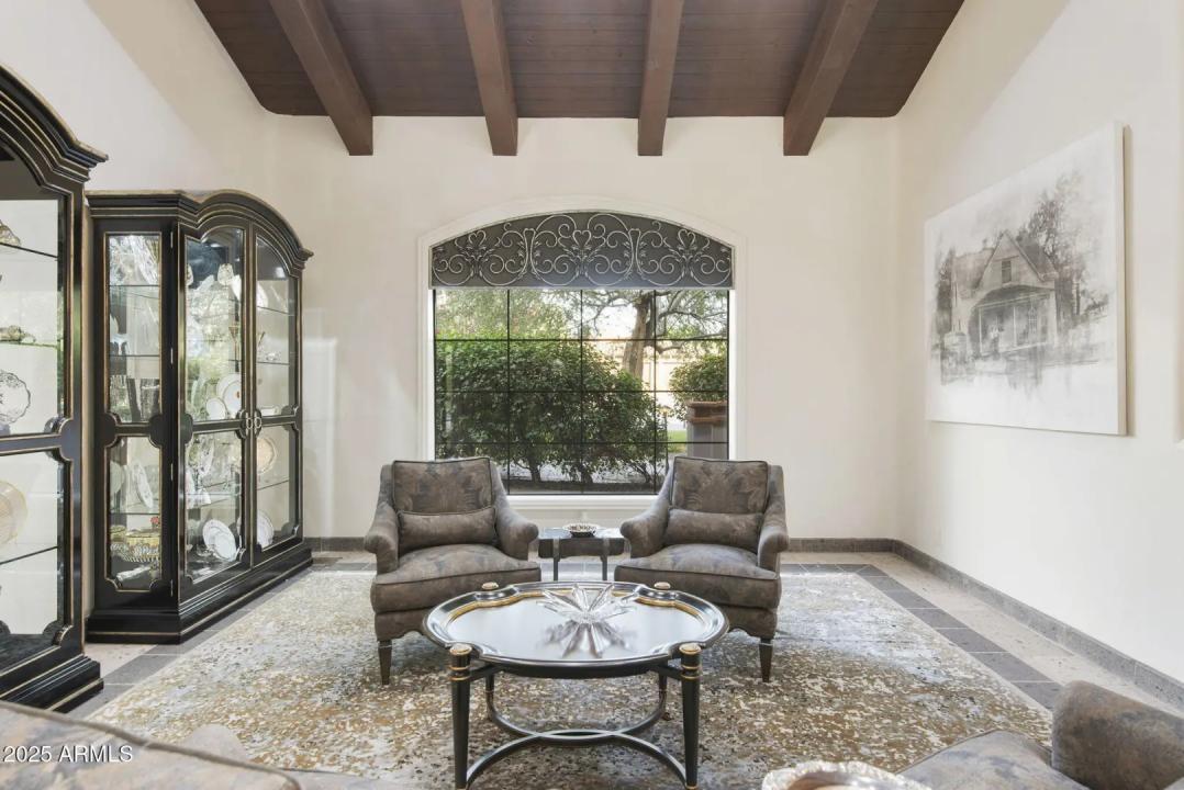 Real Estate Picture 5