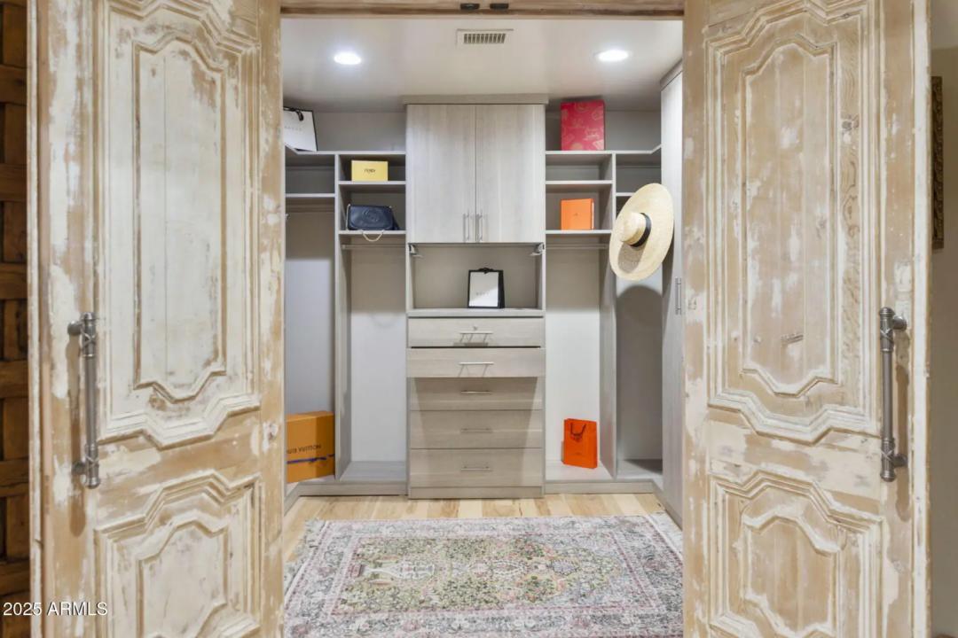 Real Estate Picture 30