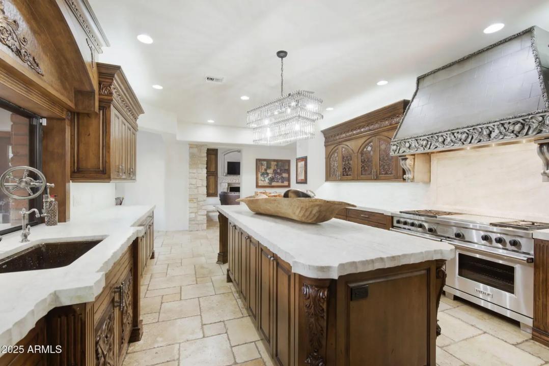 Real Estate Picture 12