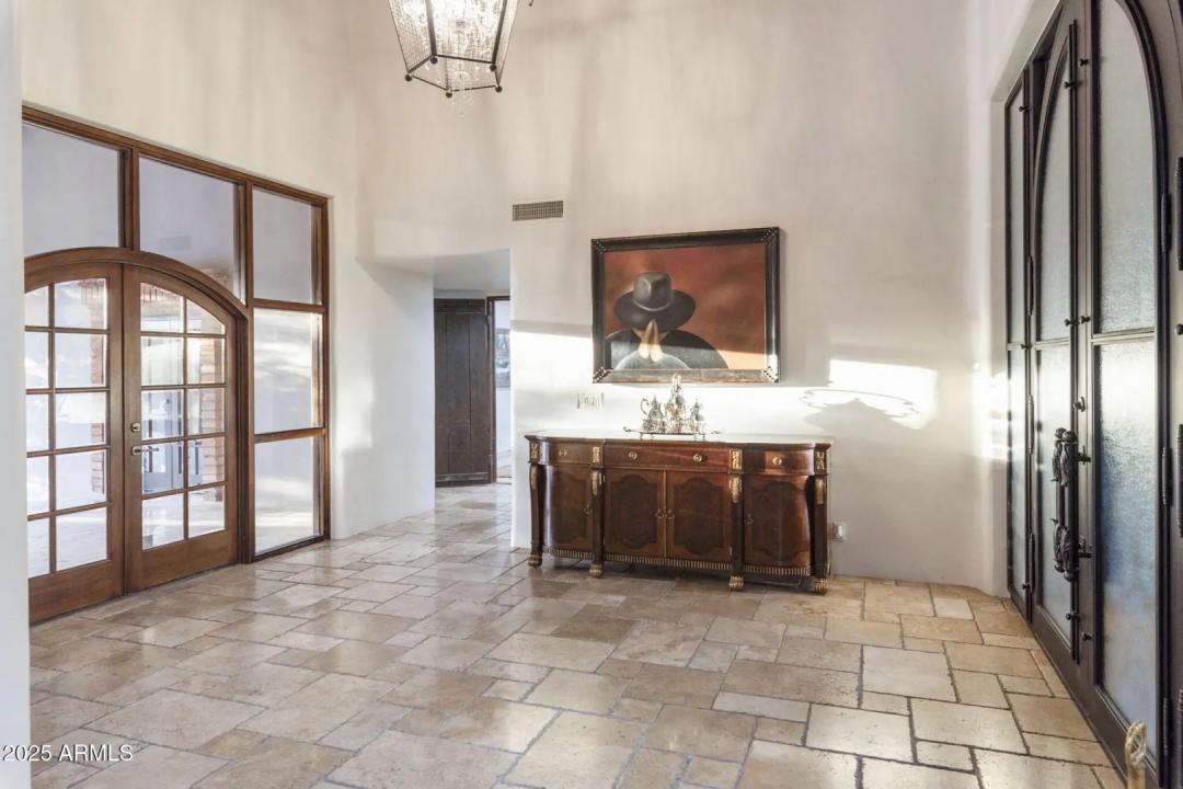 Real Estate Picture 3