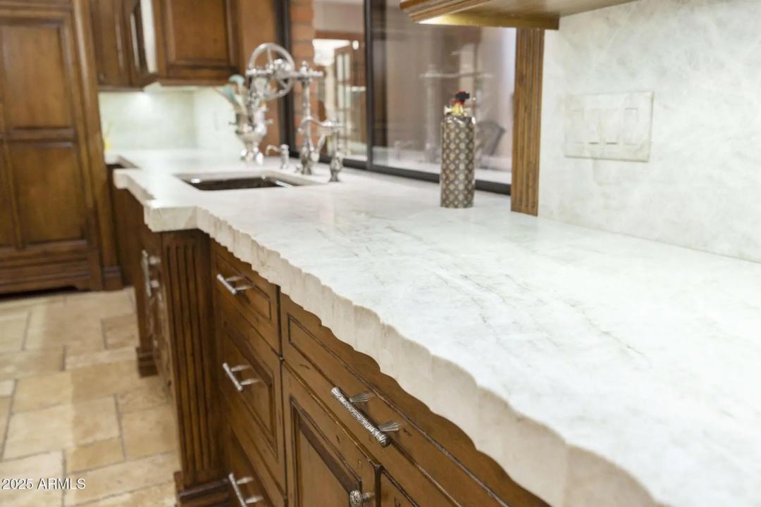 Real Estate Picture 14